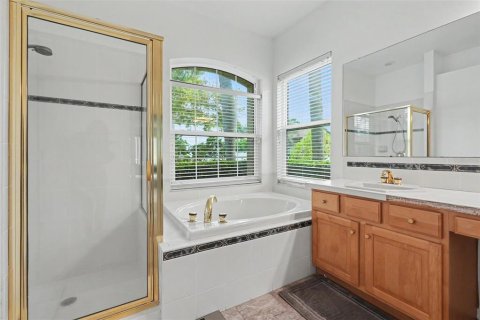 House in Odessa, Florida 4 bedrooms, 240.34 sq.m. № 2258483 - photo 21