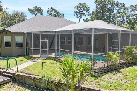 House in New Port Richey, Florida 4 bedrooms, 282.98 sq.m. № 2198653 - photo 7