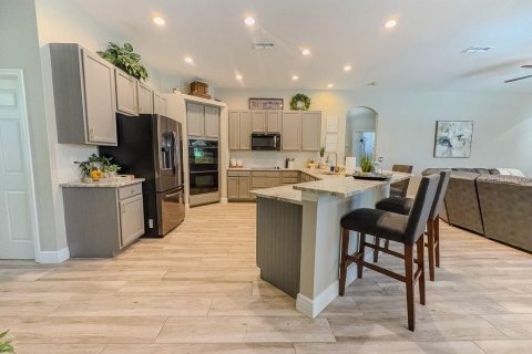 House in New Port Richey, Florida 4 bedrooms, 282.98 sq.m. № 2198653 - photo 19