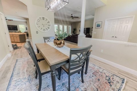 House in New Port Richey, Florida 4 bedrooms, 282.98 sq.m. № 2198653 - photo 14