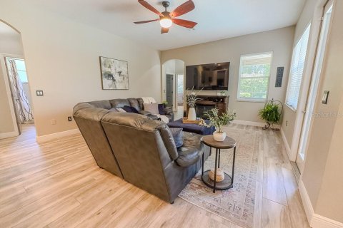 House in New Port Richey, Florida 4 bedrooms, 282.98 sq.m. № 2198653 - photo 29