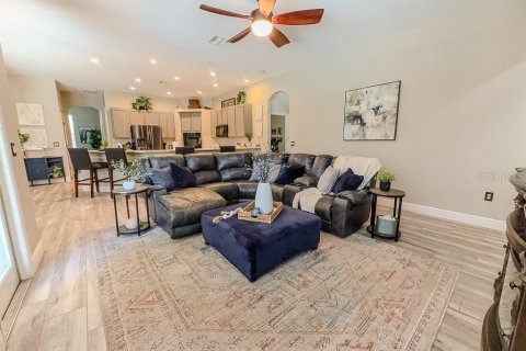 House in New Port Richey, Florida 4 bedrooms, 282.98 sq.m. № 2198653 - photo 30