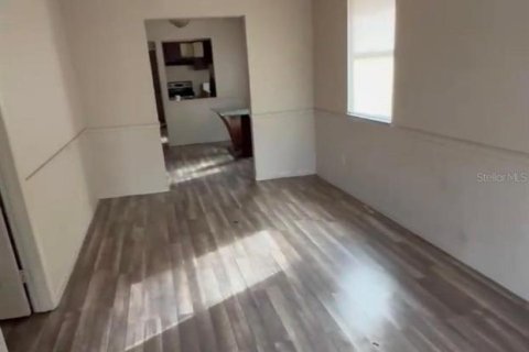 House in Tampa, Florida 3 bedrooms, 81.75 sq.m. № 2130199 - photo 4