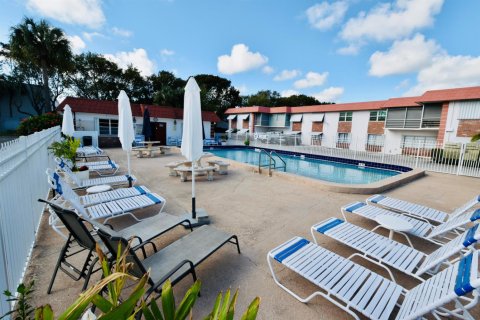 Copropriété à louer à Pompano Beach, Floride: 2 chambres, 79.9 m2 № 2180533 - photo 14