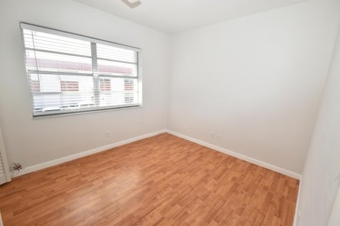 Copropriété à louer à Pompano Beach, Floride: 2 chambres, 79.9 m2 № 2180533 - photo 5