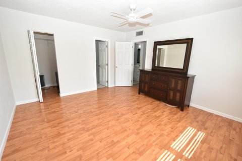 Copropriété à louer à Pompano Beach, Floride: 2 chambres, 79.9 m2 № 2180533 - photo 10
