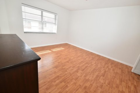 Copropriété à louer à Pompano Beach, Floride: 2 chambres, 79.9 m2 № 2180533 - photo 8