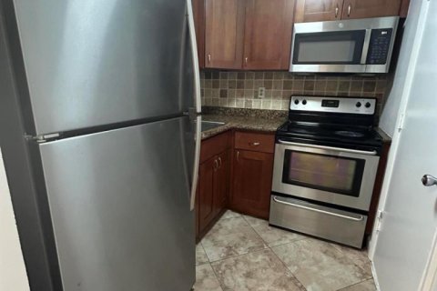 Copropriété à louer à Pompano Beach, Floride: 2 chambres, 79.9 m2 № 2180533 - photo 2