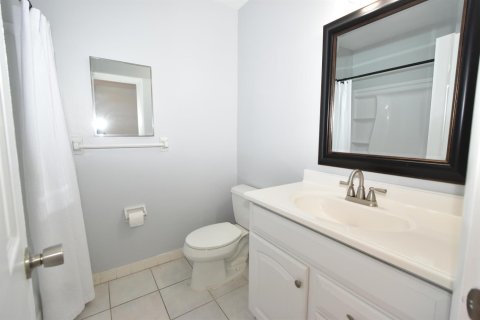 Copropriété à louer à Pompano Beach, Floride: 2 chambres, 79.9 m2 № 2180533 - photo 7
