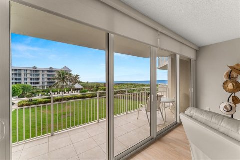 Condo in Stuart, Florida, 2 bedrooms  № 2376850 - photo 17