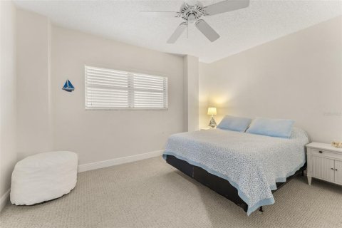 Condo in Stuart, Florida, 2 bedrooms  № 2376850 - photo 5