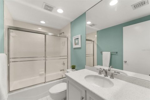 Condo in Stuart, Florida, 2 bedrooms  № 2376850 - photo 6