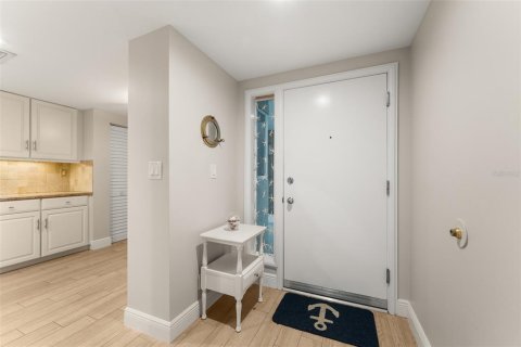 Condo in Stuart, Florida, 2 bedrooms  № 2376850 - photo 15