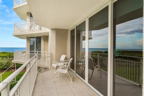 Condo in Stuart, Florida, 2 bedrooms  № 2376850 - photo 18