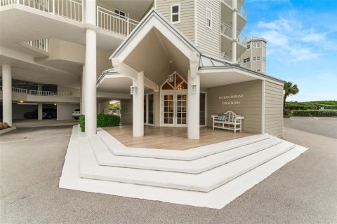 Condo in Stuart, Florida, 2 bedrooms  № 2376850 - photo 11