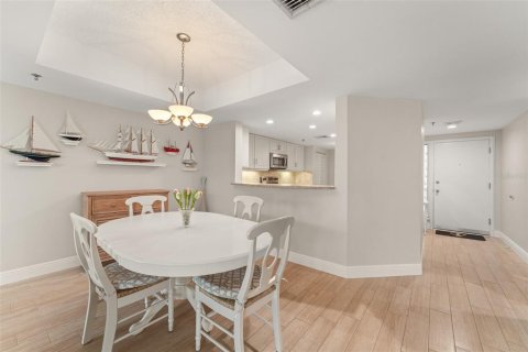 Condo in Stuart, Florida, 2 bedrooms  № 2376850 - photo 21