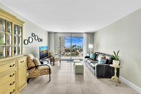 Copropriété à vendre à Hollywood, Floride: 2 chambres, 101.64 m2 № 1934224 - photo 5