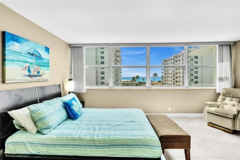 Copropriété à vendre à Hollywood, Floride: 2 chambres, 101.64 m2 № 1934224 - photo 7