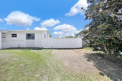 House in Homestead, Florida 3 bedrooms, 112.97 sq.m. № 2086666 - photo 5