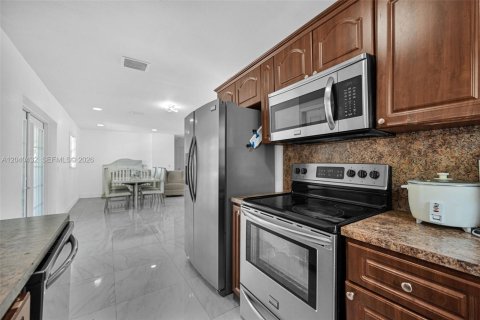 House in Homestead, Florida 3 bedrooms, 112.97 sq.m. № 2086666 - photo 10