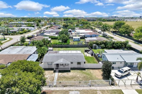 House in Homestead, Florida 3 bedrooms, 112.97 sq.m. № 2086666 - photo 3