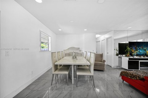 House in Homestead, Florida 3 bedrooms, 112.97 sq.m. № 2086666 - photo 9