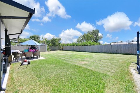 House in Homestead, Florida 3 bedrooms, 112.97 sq.m. № 2086666 - photo 26