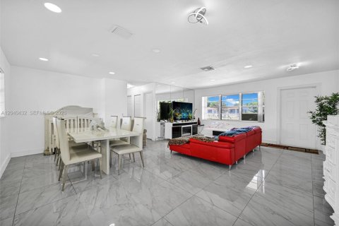 House in Homestead, Florida 3 bedrooms, 112.97 sq.m. № 2086666 - photo 8