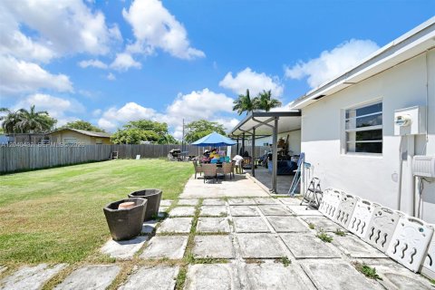 House in Homestead, Florida 3 bedrooms, 112.97 sq.m. № 2086666 - photo 27