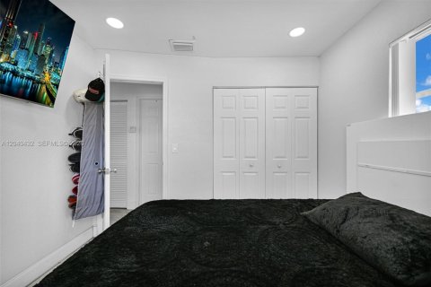 House in Homestead, Florida 3 bedrooms, 112.97 sq.m. № 2086666 - photo 17