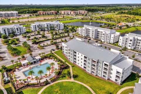 Купить кондоминиум в Киссимми, Флорида 8 комнат, 104.61м2, № 1774760 - фото 1