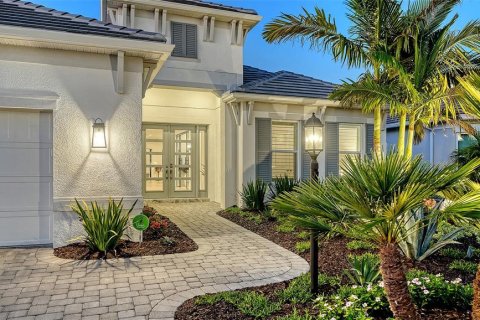 House in Lakewood Ranch, Florida 3 bedrooms, 279.08 sq.m. № 2416565 - photo 9