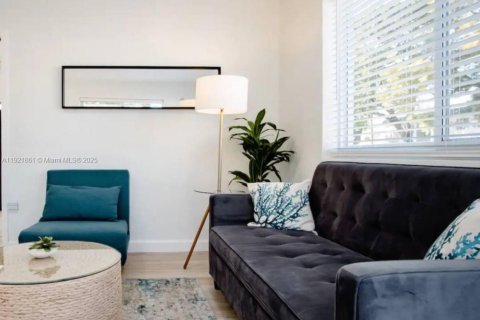 Снять в аренду виллу или дом в Майами, Флорида 2 спальни, 237.09м2, № 1975800 - фото 5