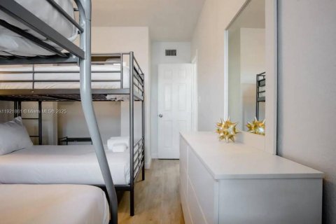 Снять в аренду виллу или дом в Майами, Флорида 2 спальни, 237.09м2, № 1975800 - фото 11