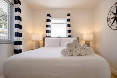 Снять в аренду виллу или дом в Майами, Флорида 2 спальни, 237.09м2, № 1975800 - фото 12