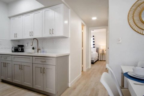 Снять в аренду виллу или дом в Майами, Флорида 2 спальни, 237.09м2, № 1975800 - фото 8