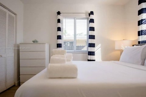 Снять в аренду виллу или дом в Майами, Флорида 2 спальни, 237.09м2, № 1975800 - фото 13