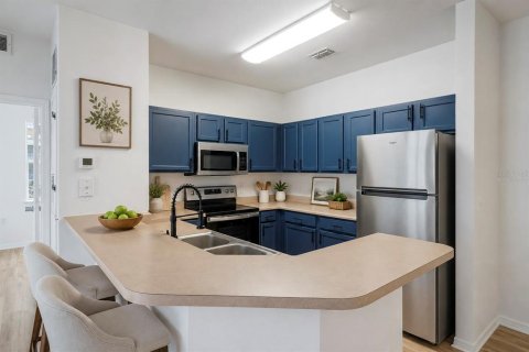 Condo in Orlando, Florida, 2 bedrooms № 2207277 - photo 12