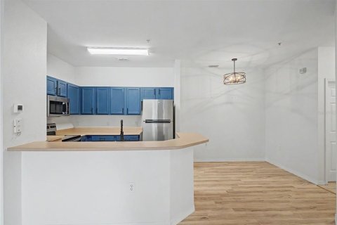 Condo in Orlando, Florida, 2 bedrooms № 2207277 - photo 16