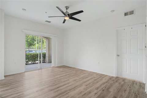 Condo in Orlando, Florida, 2 bedrooms № 2207277 - photo 8