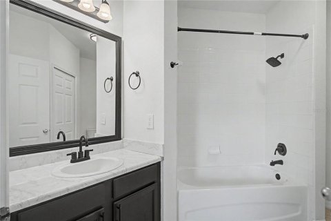 Condo in Orlando, Florida, 2 bedrooms № 2207277 - photo 21
