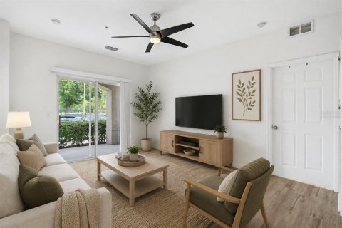Condo in Orlando, Florida, 2 bedrooms № 2207277 - photo 7