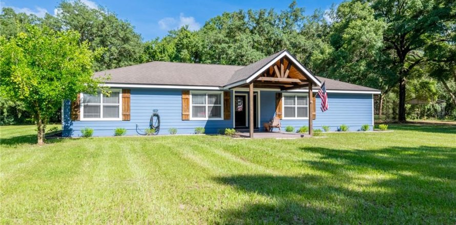 House in Chiefland, Florida 4 bedrooms, 188.41 sq.m. № 1894448