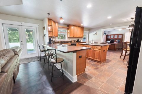 House in Chiefland, Florida 4 bedrooms, 188.41 sq.m. № 1894448 - photo 16