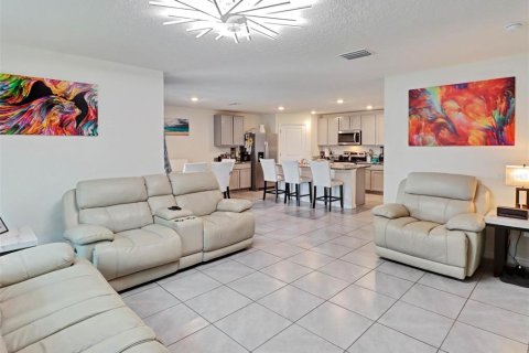 Villa ou maison à vendre à Plant City, Floride: 4 chambres, 171.5 m2 № 2224730 - photo 3