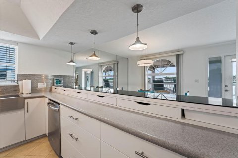 Condominio en alquiler en Indian Shores, Florida, 2 dormitorios, 104.05 m2 № 1802376 - foto 17