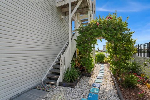 Condominio en alquiler en Indian Shores, Florida, 2 dormitorios, 104.05 m2 № 1802376 - foto 29