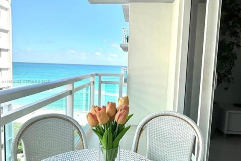 Снять в аренду кондоминиум в Майами-Бич, Флорида 1 спальня, 75.07м2, № 2008965 - фото 15