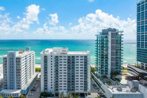 Снять в аренду кондоминиум в Майами-Бич, Флорида 1 спальня, 75.07м2, № 2008965 - фото 22