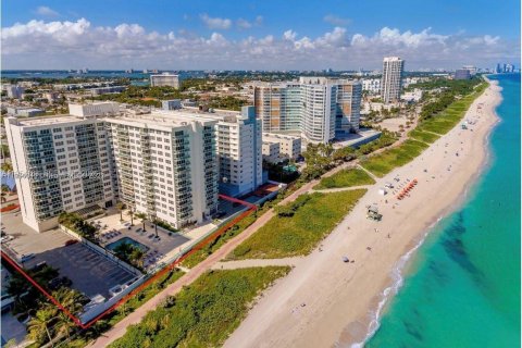 Снять в аренду кондоминиум в Майами-Бич, Флорида 1 спальня, 75.07м2, № 2008965 - фото 25
